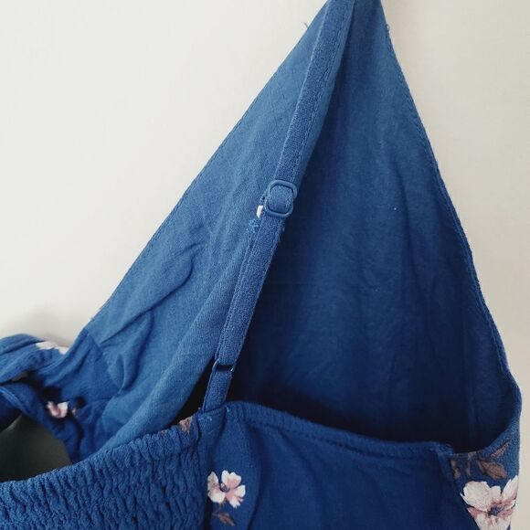 American Eagle Blue Floral Ruffle Cropped Tank Size Large - Picture 8 of 9